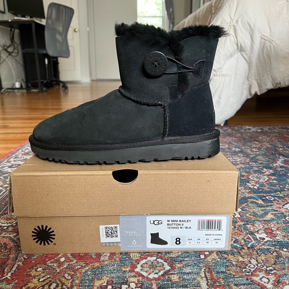 Ugg Mini Bailey Button Ii Black, Size 8 - image 7